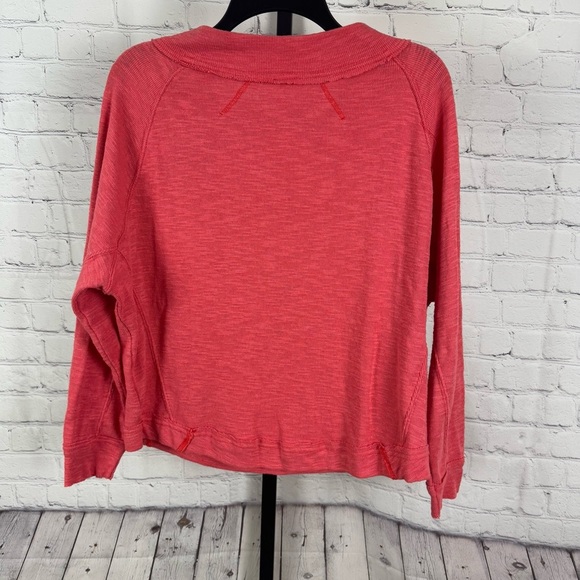 Free People We The Free Don't Forget Me Oversized Pullover Coral Top Size Medium - Picture 4 of 7